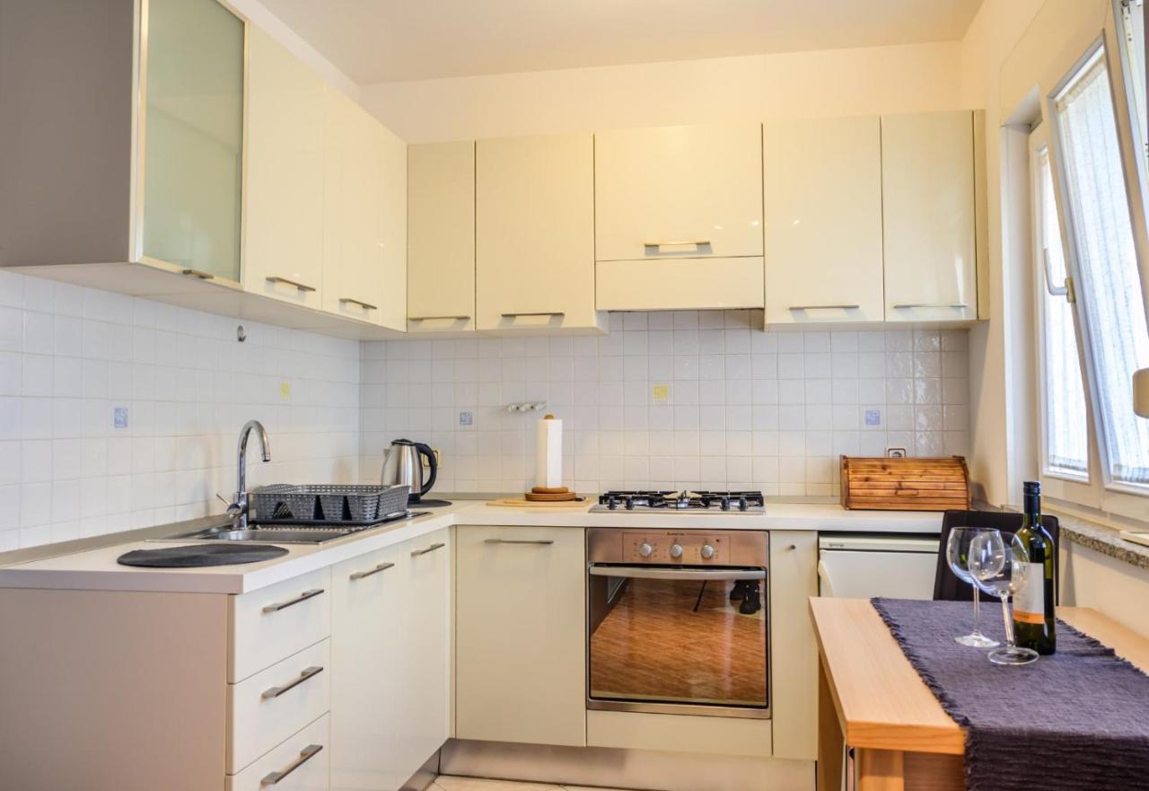 Apartment Charlie 로비니 외부 사진